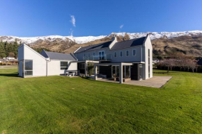 Elderberry Elegance - Wanaka Holiday Home